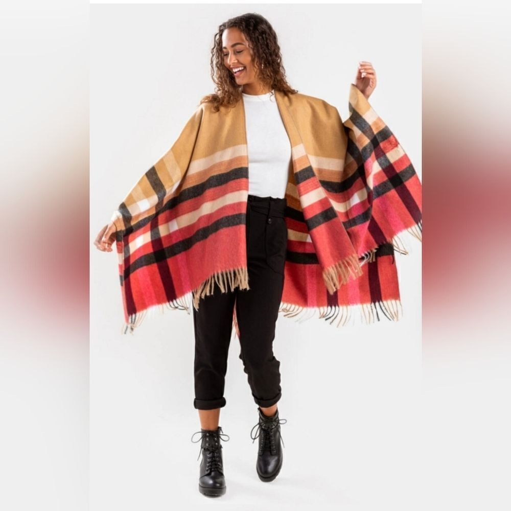 ‎Francesca's brinxly brushed plaid poncho